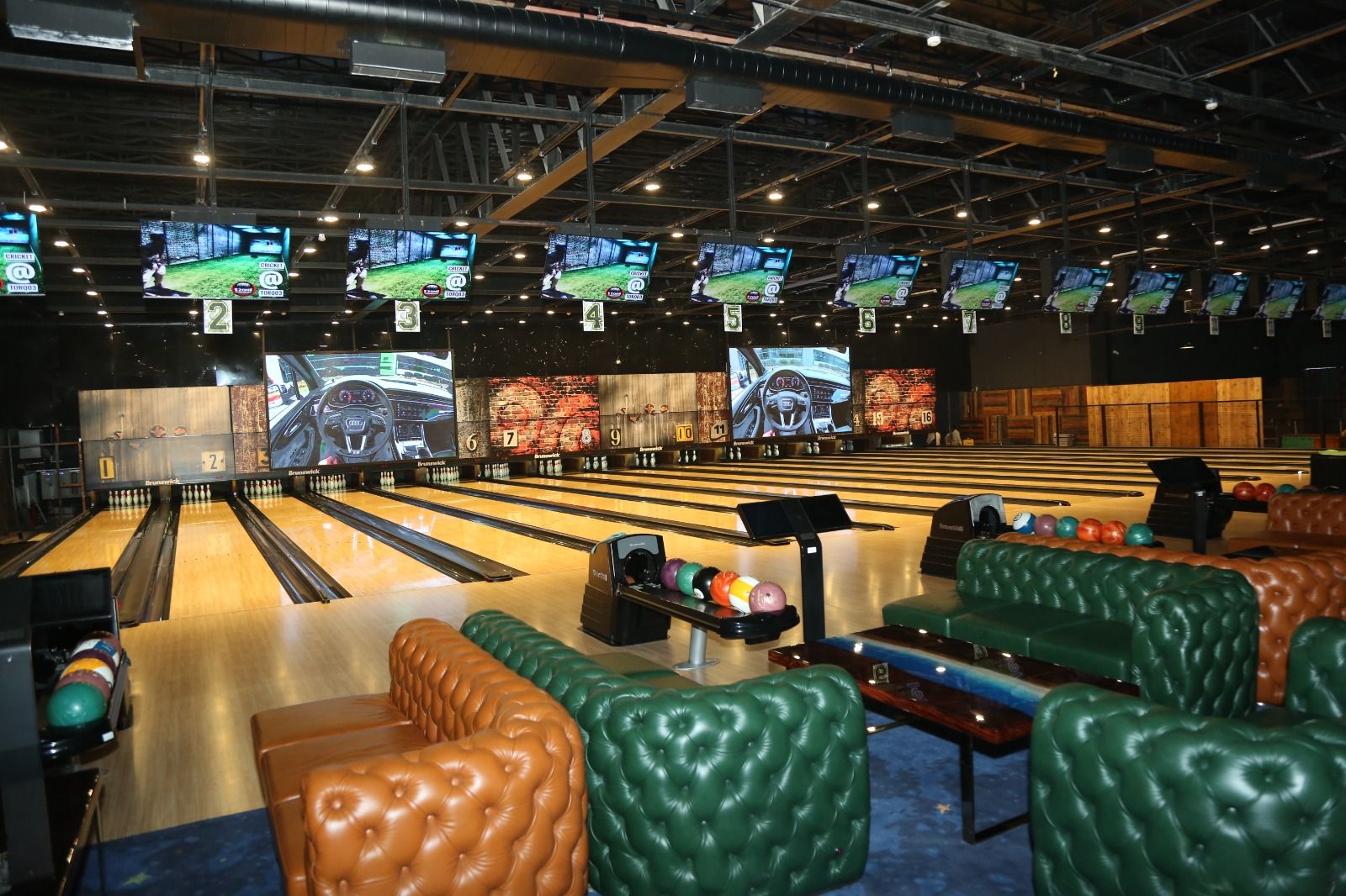 Traditional Full-Length Bowling